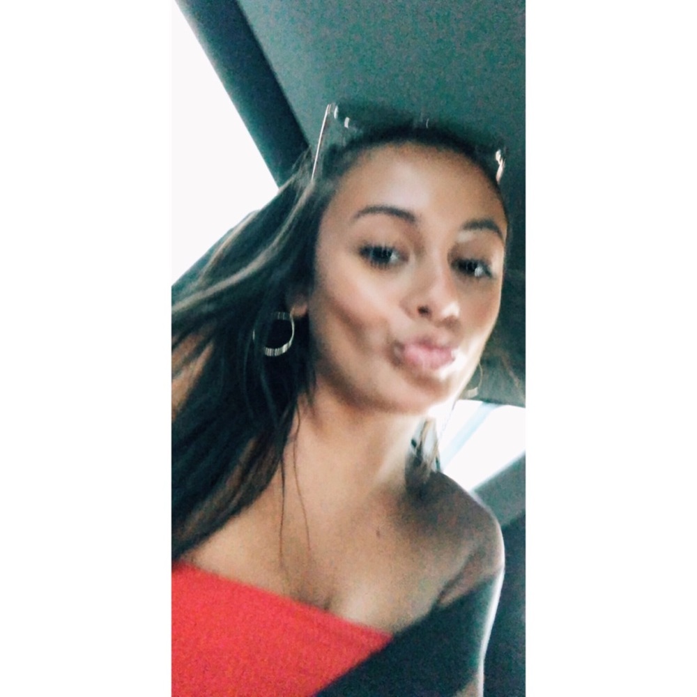 Meet your Posher, Gabriela